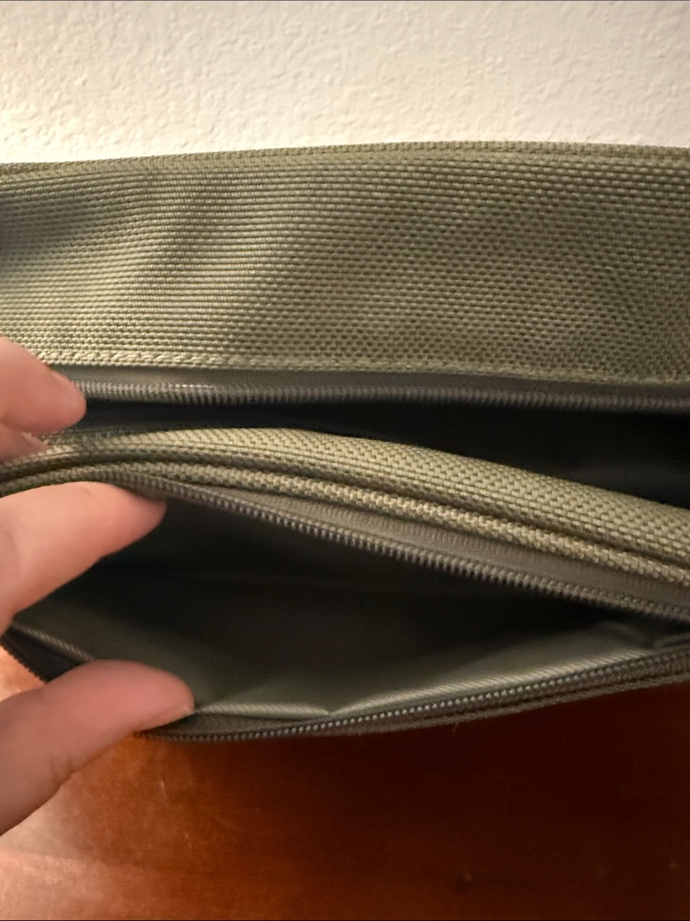 Briggs & Riley Dopp Cosmetics Kit Case - Picture 6 of 10